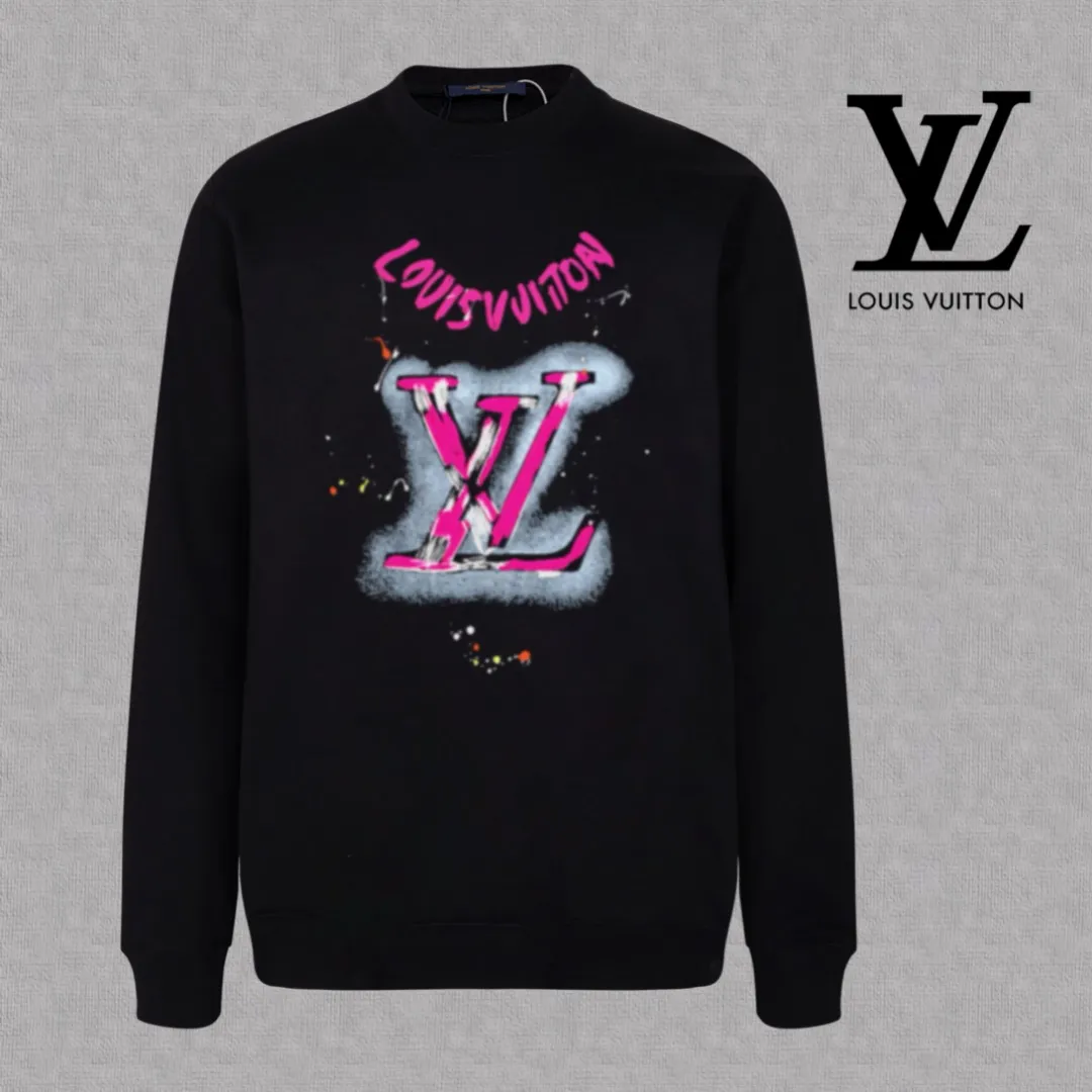 🅿️250 hot style on the shelves🔥❗ 💫〖Louis Vuitton LV〗 Fashionable round neck sweatshirt, casually matched with various styles, it is perfectly handsome😎The whole dress is made of double waistcoats, which makes the whole dress more three-dimensional. Not ordinary factories can do such fine work. The 2025 spring style counters are on sale, exquisite round neck terry sweatshirt, high-end double-strand pure cotton Customized drawstring ribs are dyed in the same vat and are complete with three standards. The chest craftsmanship adopts a simple and elegant pattern on the chest, which is easy to control for any age group! Fit and comfortable! Customized thickened 440g terry sweatshirt fabric, soft and comfortable to the touch, with a three-dimensional shape! 🙌🏻 It’s also very breathable, so it’s a versatile style that can be worn with any outfit! ✔Color: Black White Apricot Size: S M L XL 2XL